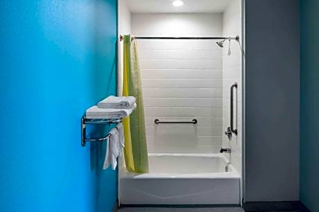 King Room - Mobility Access/Non-Smoking