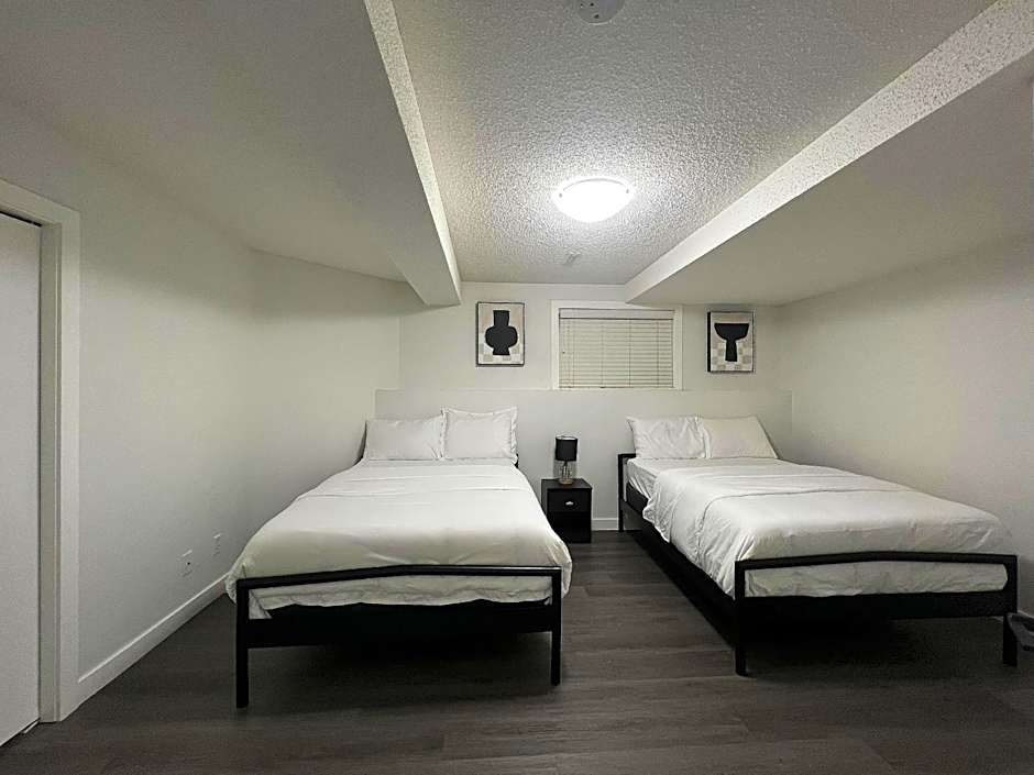 Cozy 3 beds Suite Near Calgary Airport Sleeps 6