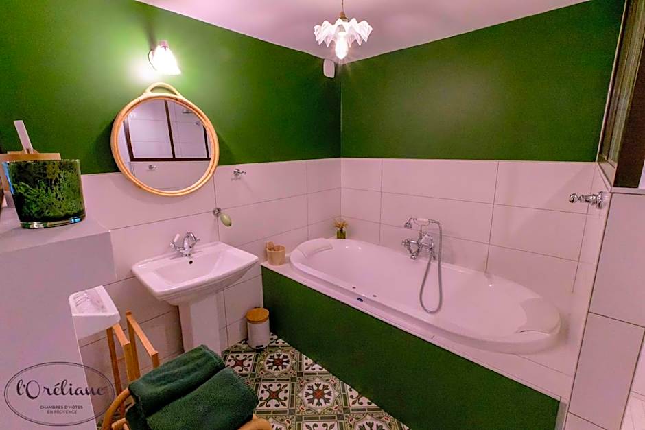 CHAMBRES D'HÔTES L'Oréliane en Provence SPA