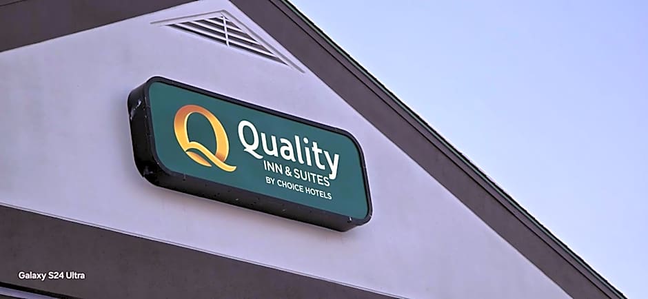 Quality Inn & Suites Manhattan