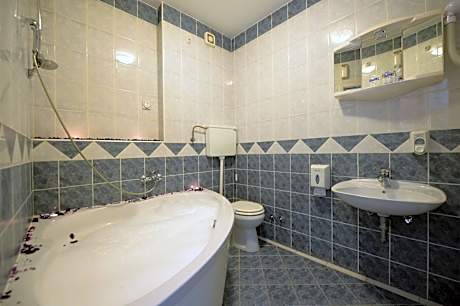 Superior Double Room with Spa Bath