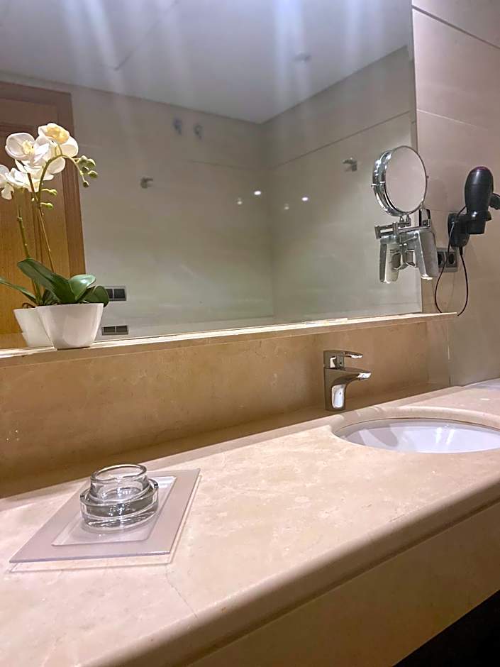 ArtPlatinum SUITES&APARTMENTS