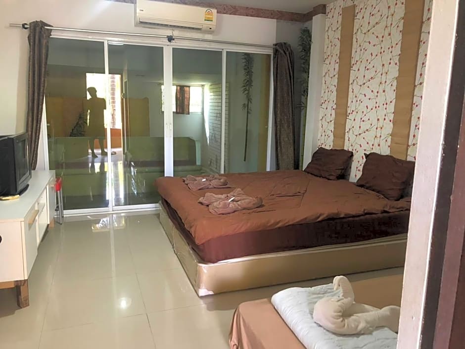 Petpumok Wangnamkhiao Hotel 