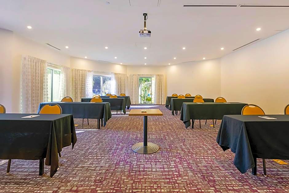 Crowne Plaza Orlando - Lake Buena Vista By IHG