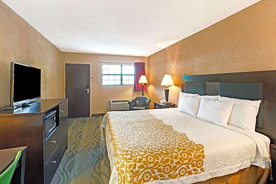 Days Inn by Wyndham Cherokee Near Casino