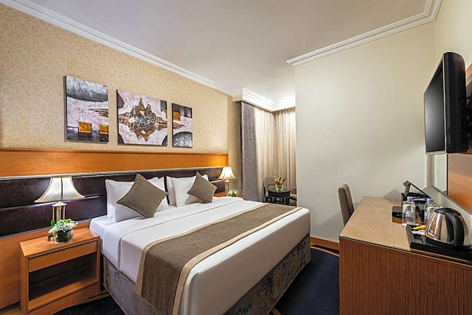 Golden Tulip Al Shakreen