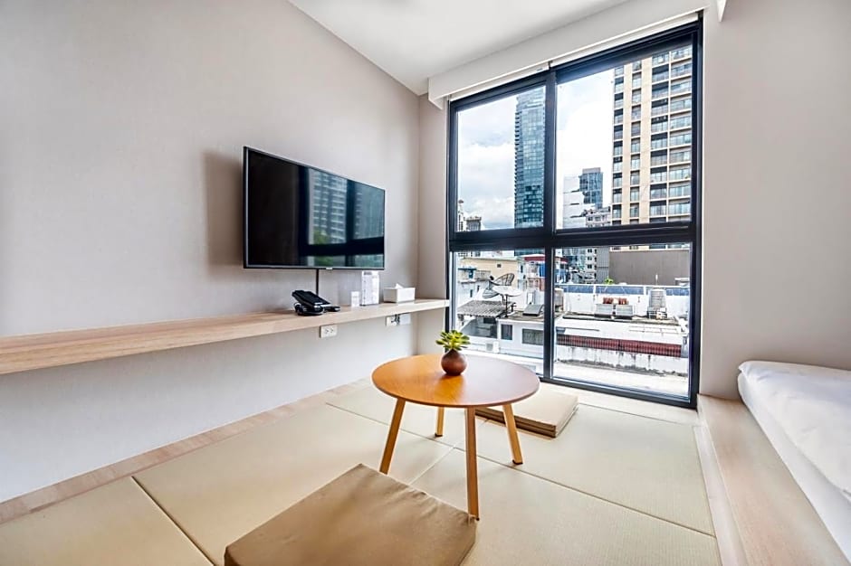 LiveZen Bangkok Sukhumvit