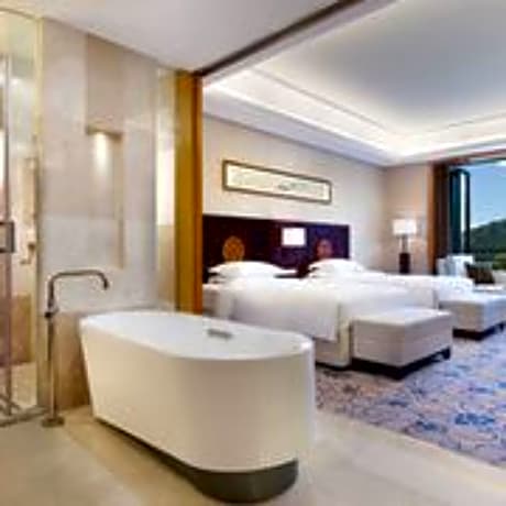Suite Deluxe Resort View