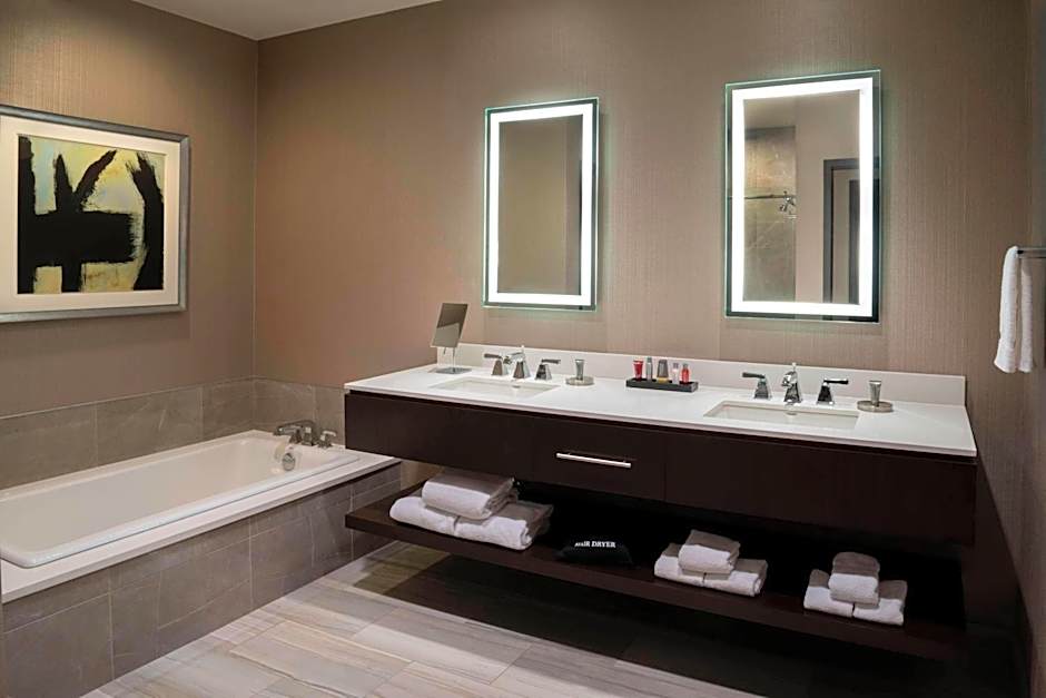 Buffalo Marriott at LECOM HARBORCENTER