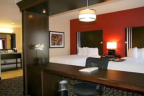 Queen Room with Two Queen Beds - Hearing Access/Non-Smoking