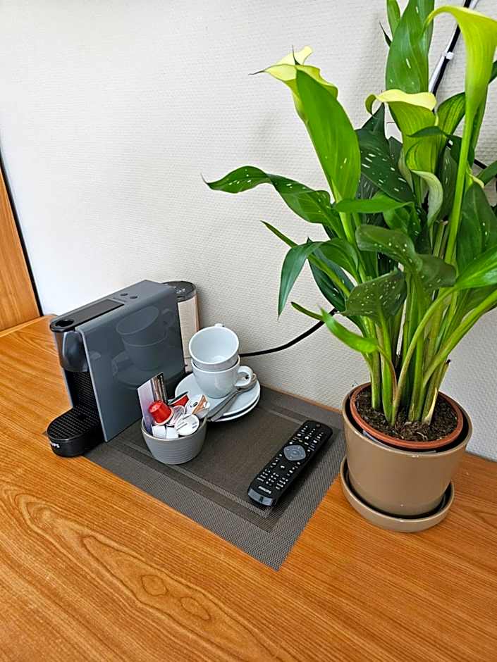 Hotel Westendia and Free Parking Top Breakfast