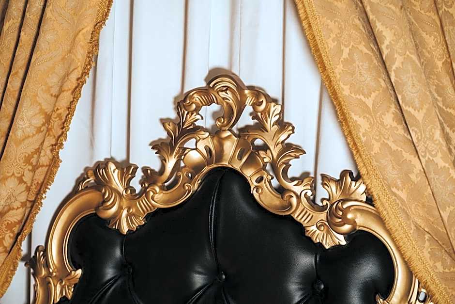 Emotional Grand Motel