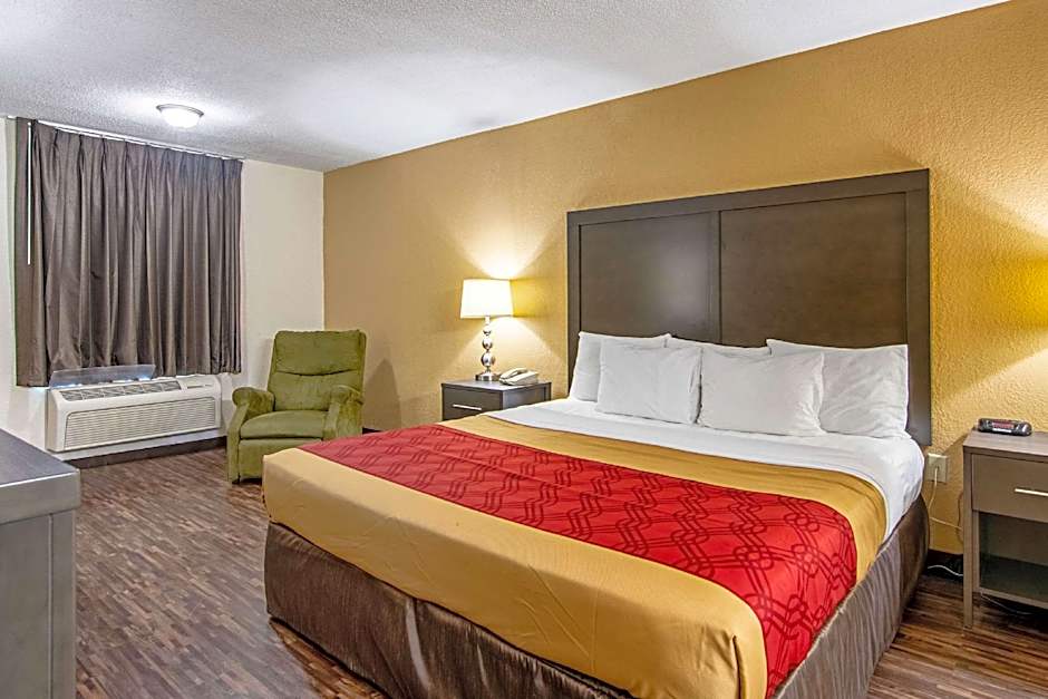 Econo Lodge Inn & Suites Matthews - Charlotte