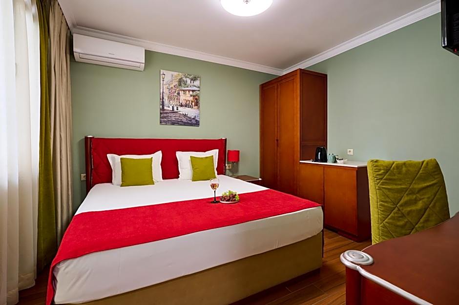 Art Green Boutique Hotel