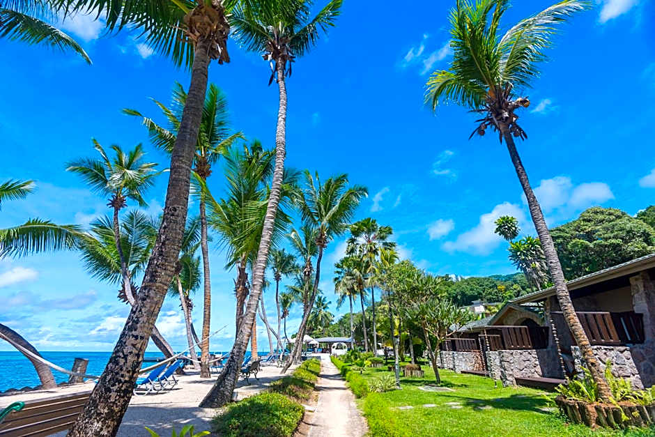 Coco de Mer and Black Parrot Suites