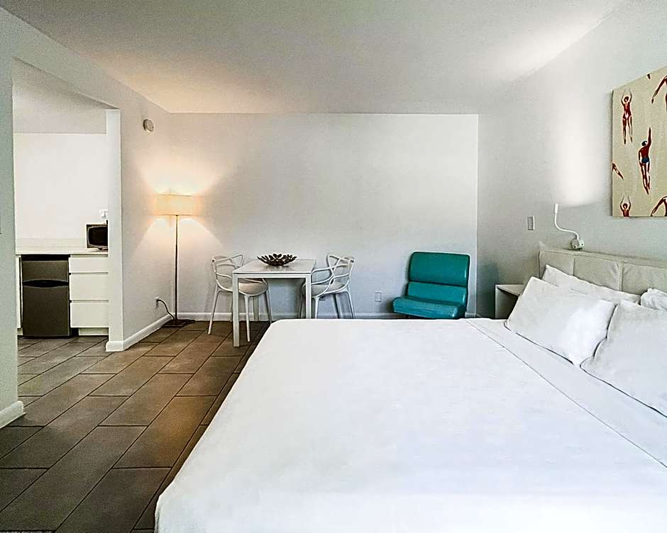 Photo 1 of 4 of Studio 1 Queen Bed
