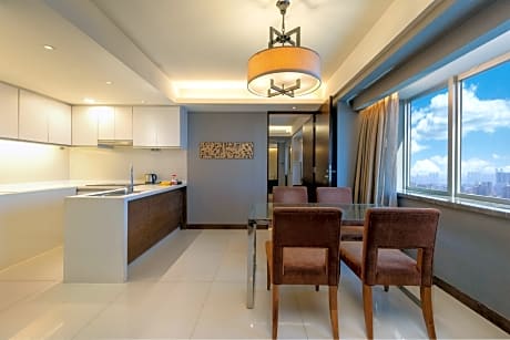 1 King 1 Bedroom Suite Living Dining Kitchen