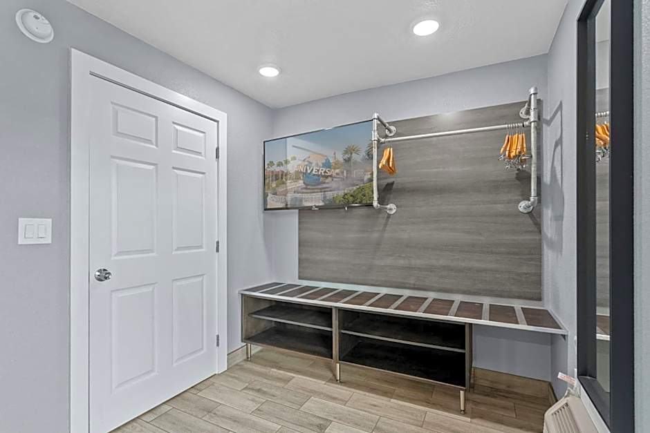 Celebration Suites At Old Town