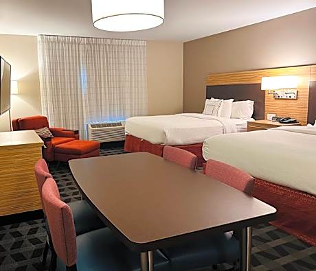 Studio with Two Queen Beds and Roll-In Shower - Mobility and Hearing Accessible