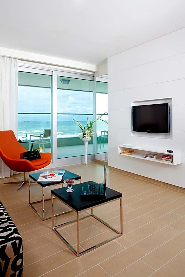 Photo 1 of 7 of Executive Suite, Sea View