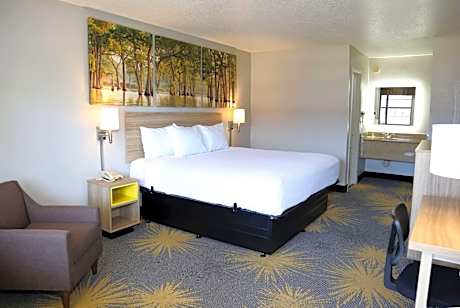 Days Inn by Wyndham Monroe LA