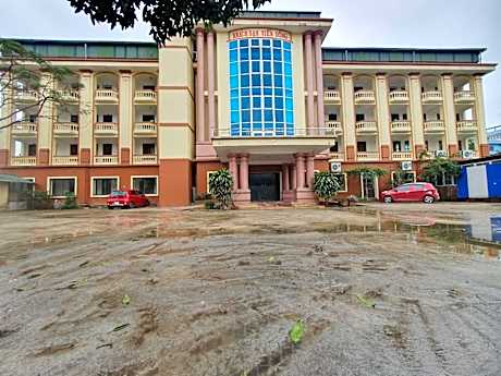 Khách sạn Viễn Đông