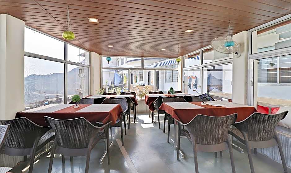 Treebo Mayur, Mall Road