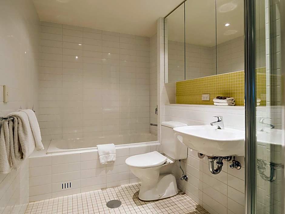 Oaks Glenelg Liberty Suites