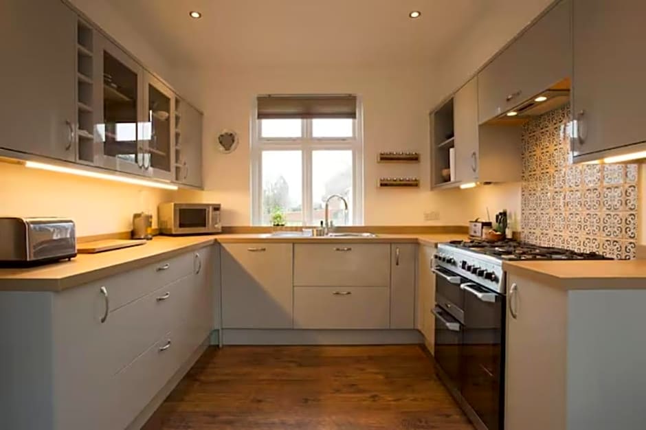 Rie's Retreat - The Emerald room