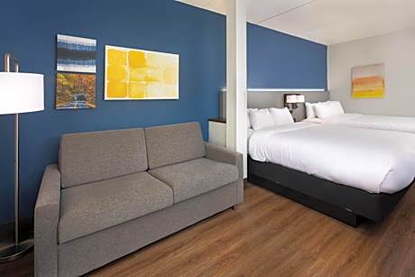 Double Suite with Two Double Beds - Non-Smoking/Pet Friendly