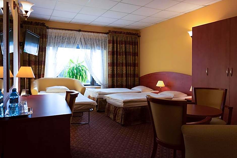 Hotel Astra Tajemniczy Ogród