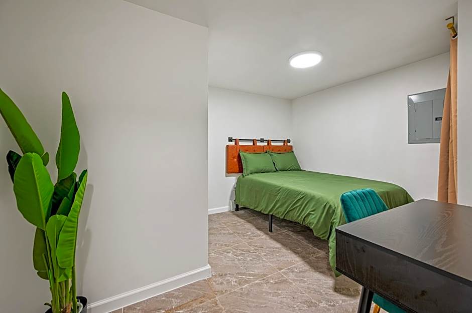 Upper East Side Luxury 3BR 2B 1700 square feet