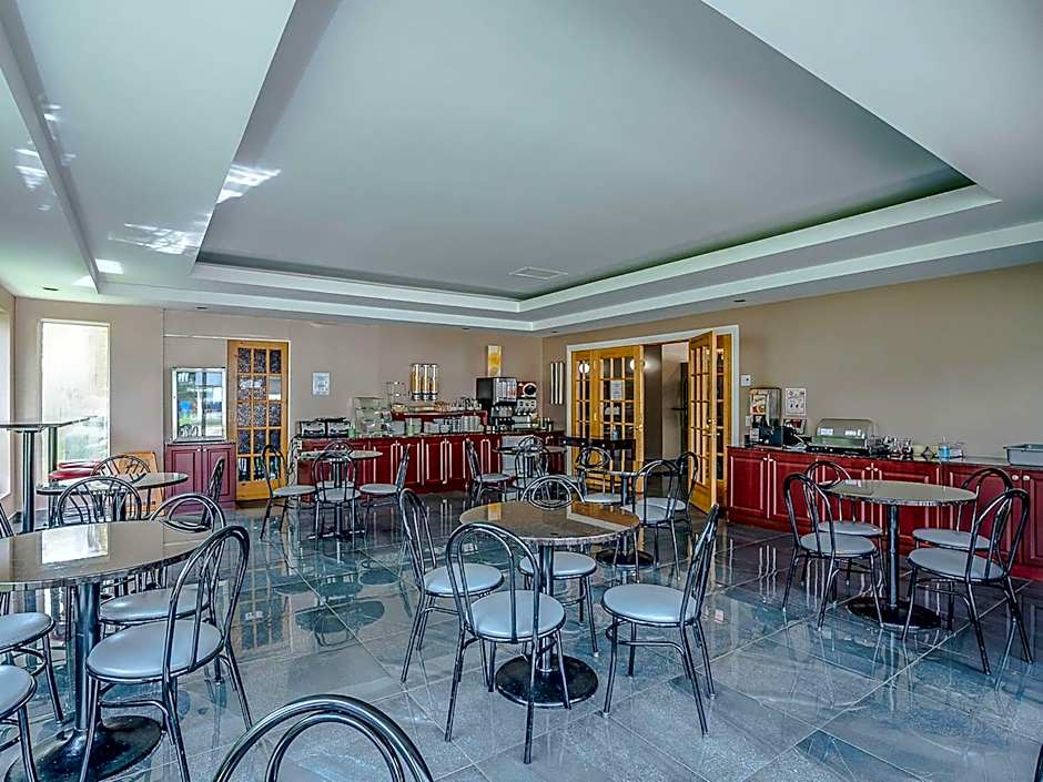Quality Suites Ste Anne De Beaupre