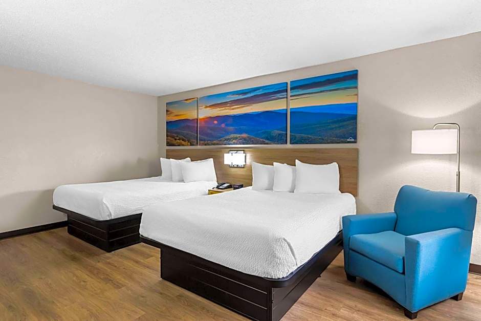 Days Inn by Wyndham Clayton