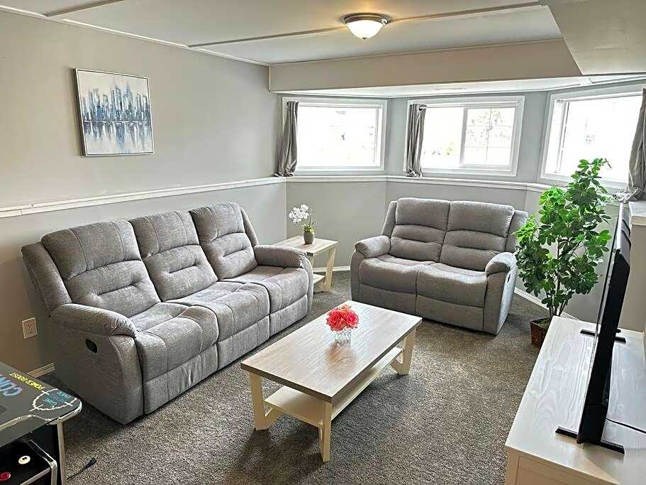 Comfortable 6 bedrooms house