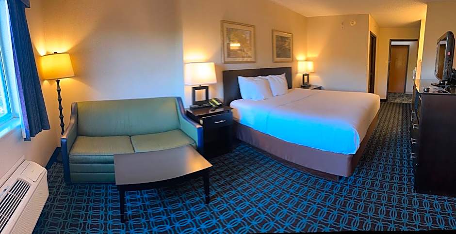 Baymont by Wyndham Howell/Brighton