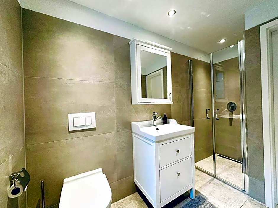 Boutique Hotel Niesenblick - direkt am Thunersee gelegen mit SELF CHECK IN & digitaler Rezeption