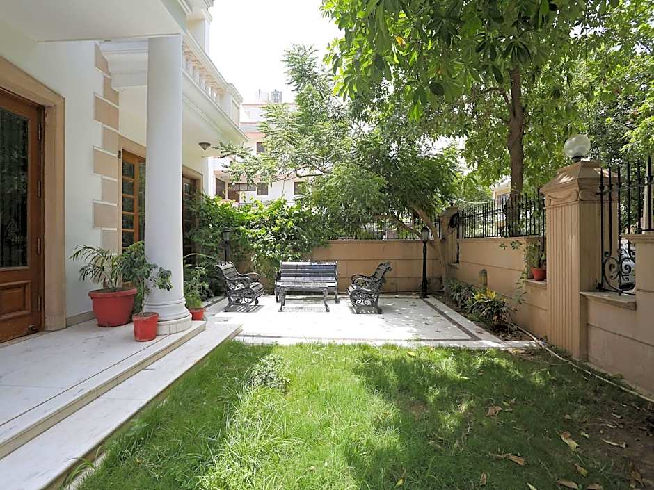 15716 The Red Orchid