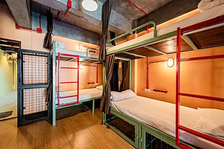 Bunk Bed in 14-Bed Mixed Dormitory Room