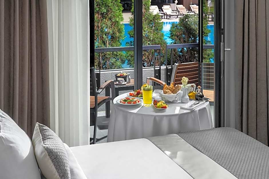 Sky Blue Hotel & Spa