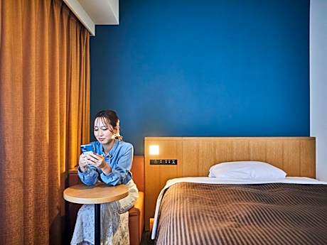 Small Double Room - Non-Smoking
