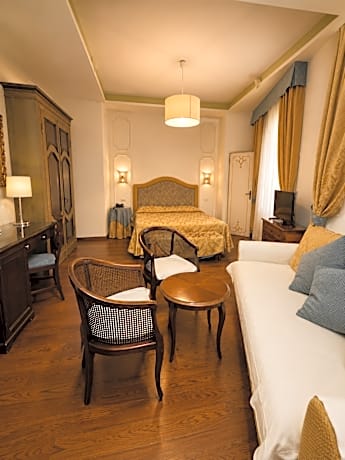 Studio Suite - Garden View