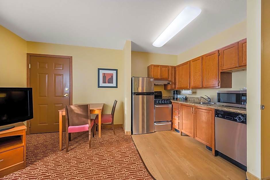Sonesta Simply Suites Detroit Novi