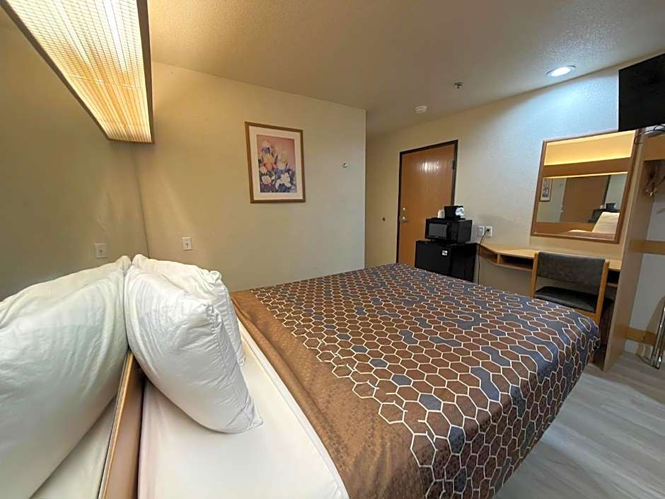 Americas Best Value Inn And Suites Ada