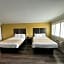 Deluxe Inn Hawthorne/ LAX