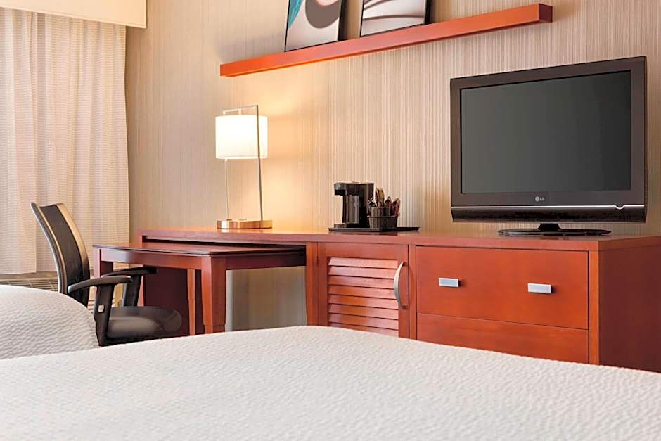 Courtyard by Marriott Champaign