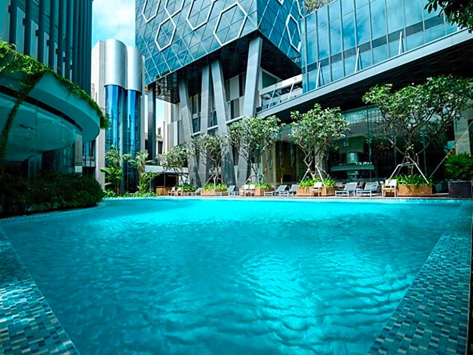 The Mira Central Park Hotel