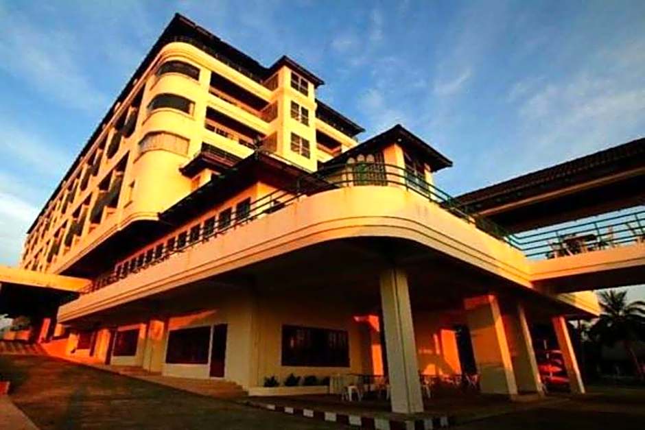 Khanom Golden Beach Hotel