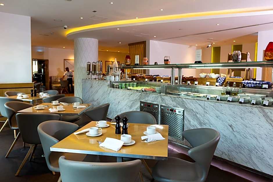 Premier Inn Dubai Investments Park - An Emirates Group Company