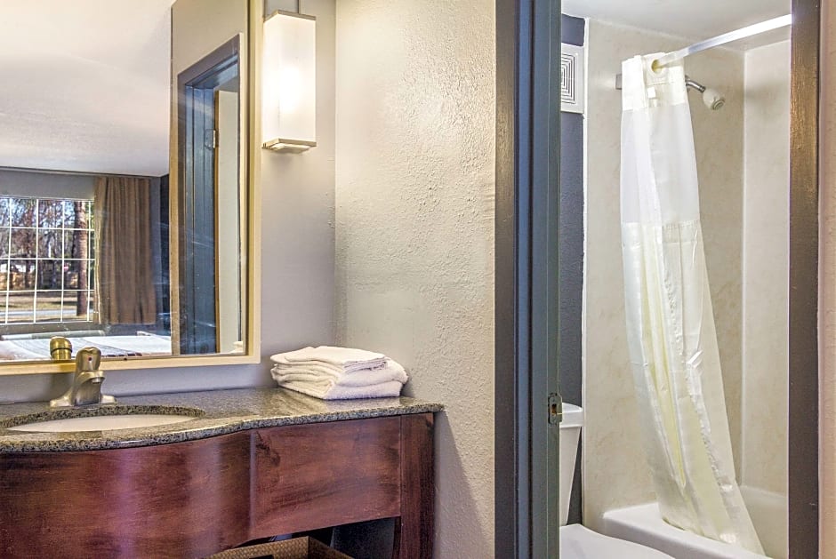 Econo Lodge Brunswick I-95